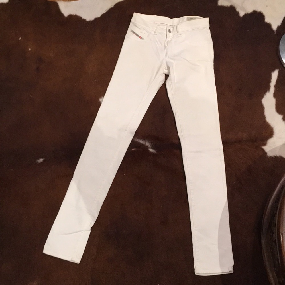 Supper slim white LIVIER Diesel jeans.